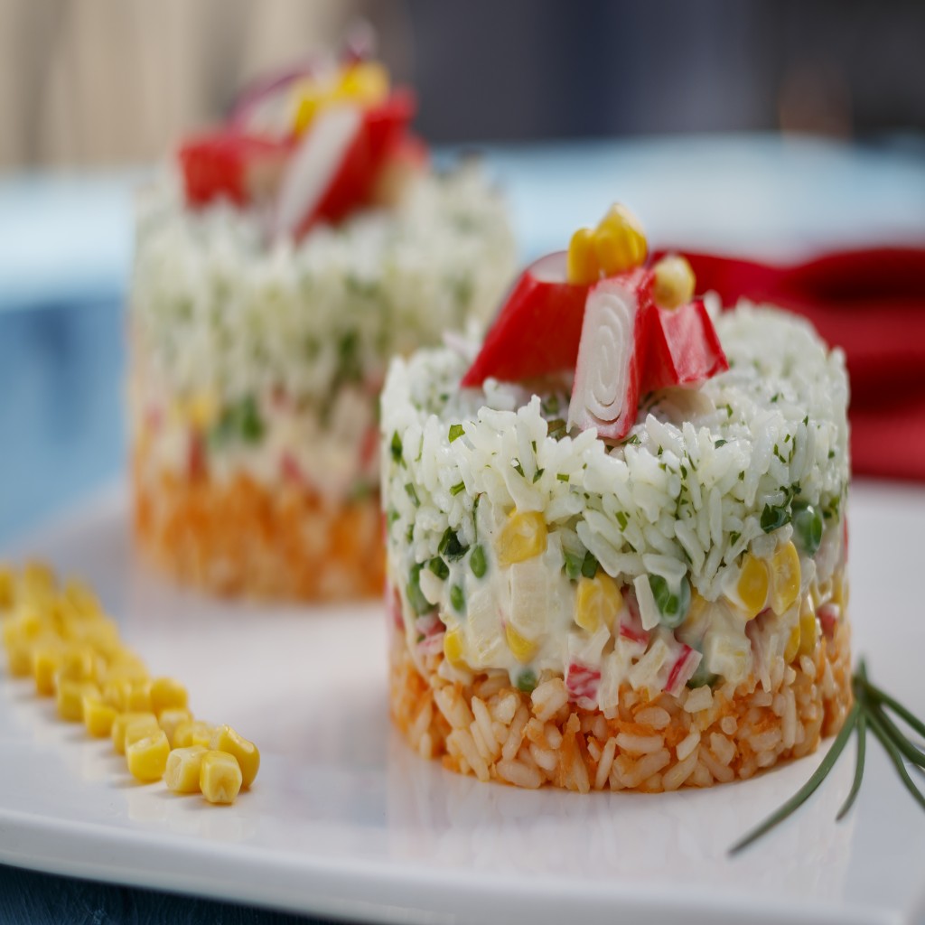 foto de Ensalada de Kani Kama Santa Elena y arroz de colores